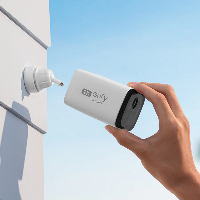 Eufy SoloCam C210 2K Camera with Solar Panel | White | Connect It Ireland